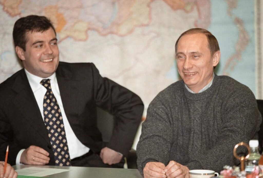 Dmitrijus Medvedevas ir Vladimiras Putinas 2000 metais