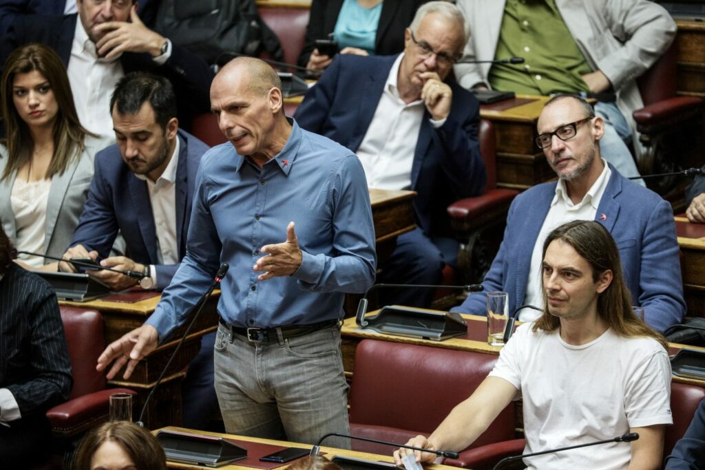 Yannis Varoufakis ir politiniai bendražygiai Graikijos parlamente